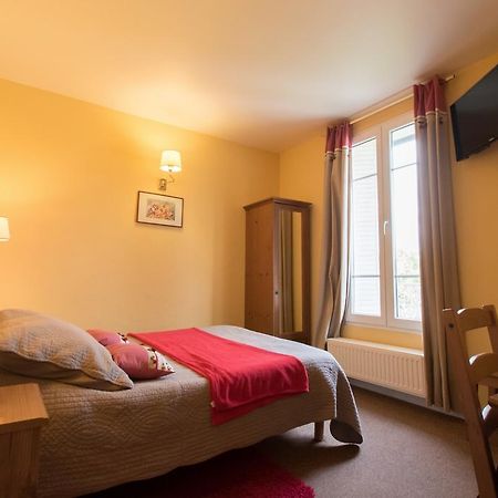 Au Bord Du Lac Hotel Saint-Remy-les-Chevreuse Ngoại thất bức ảnh